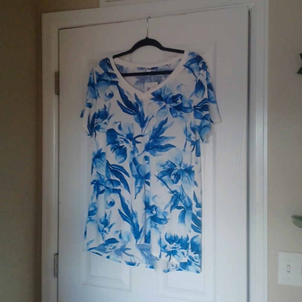 Blue floral Christy tee-shirt